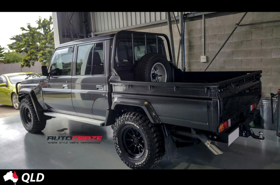 TOYOTA LANDCRUSIER FORMULA MATTE BLACK
